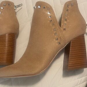 Steve Madden Tan Studded Heeled Boots